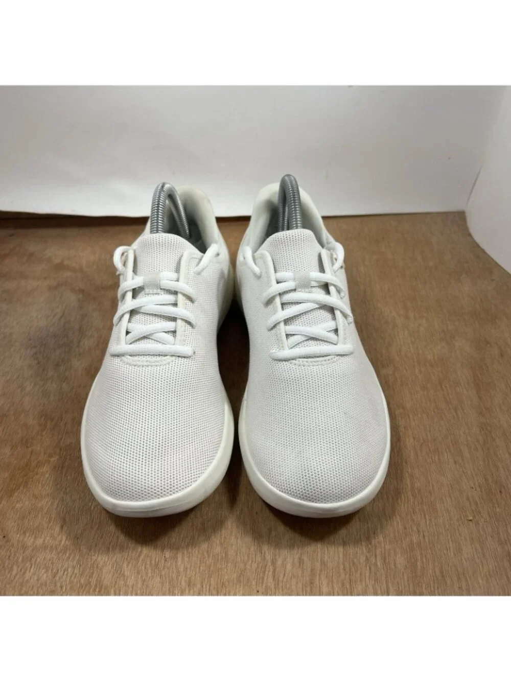 KIZIK Lima Women’s Size 9 White Hand Free Athletic Shoes